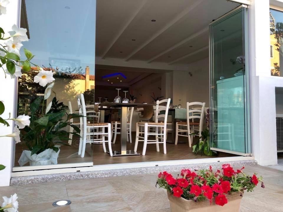Hotel Sandalion サンタ・テレーザ・ガッルーラ エクステリア 写真